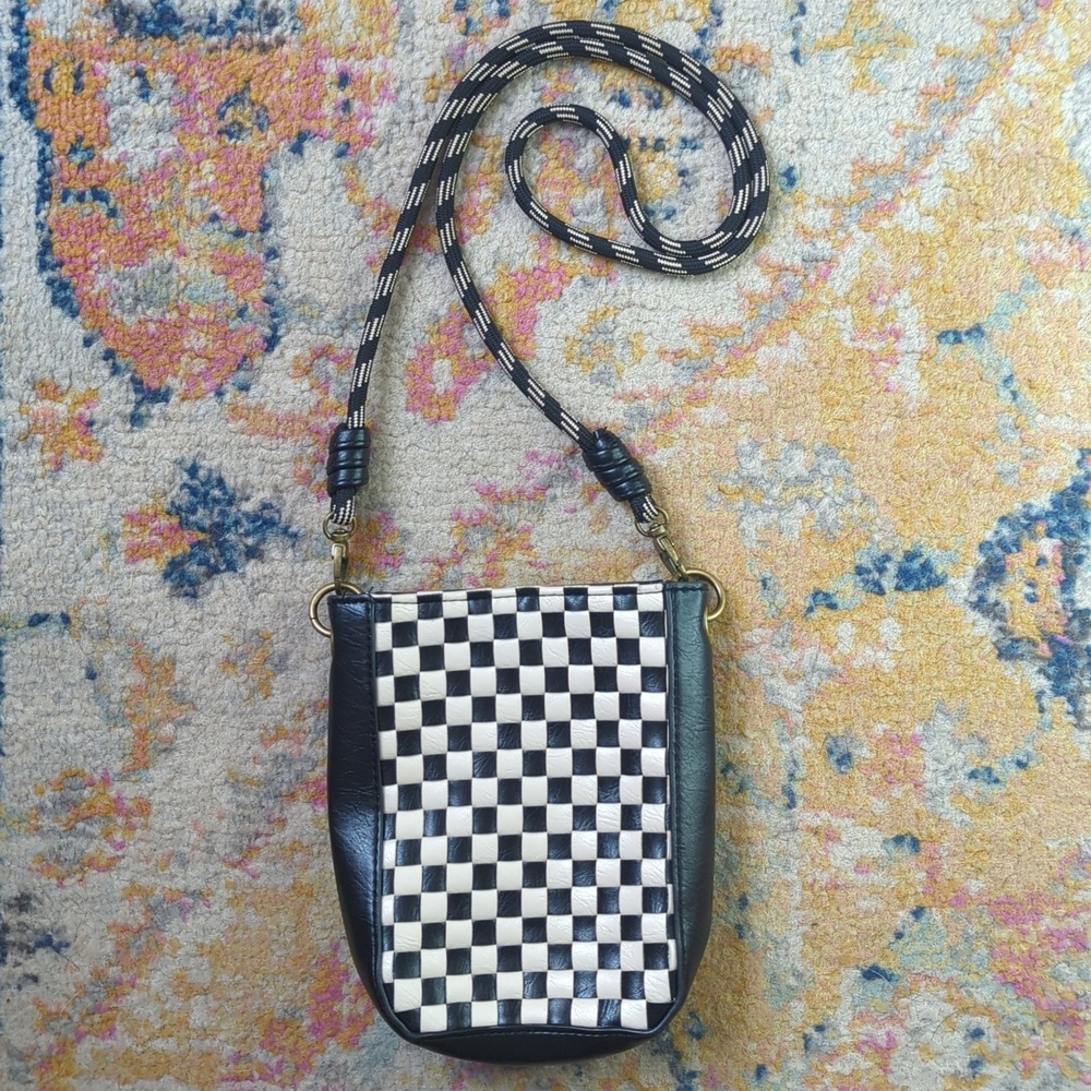 Universal Thread Checkered Woven Faux Leather Slim Crossbody Bag Black Cream - Picture 2 of 13